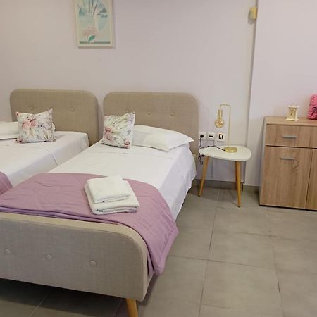 Cozy Apartment Near To The Airport Kouvaras Ngoại thất bức ảnh