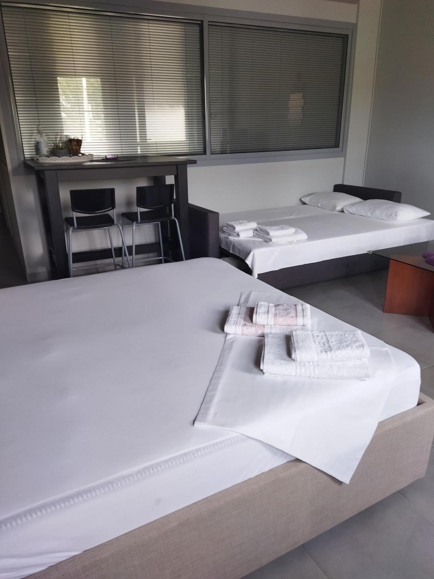 Cozy Apartment Near To The Airport Kouvaras Ngoại thất bức ảnh