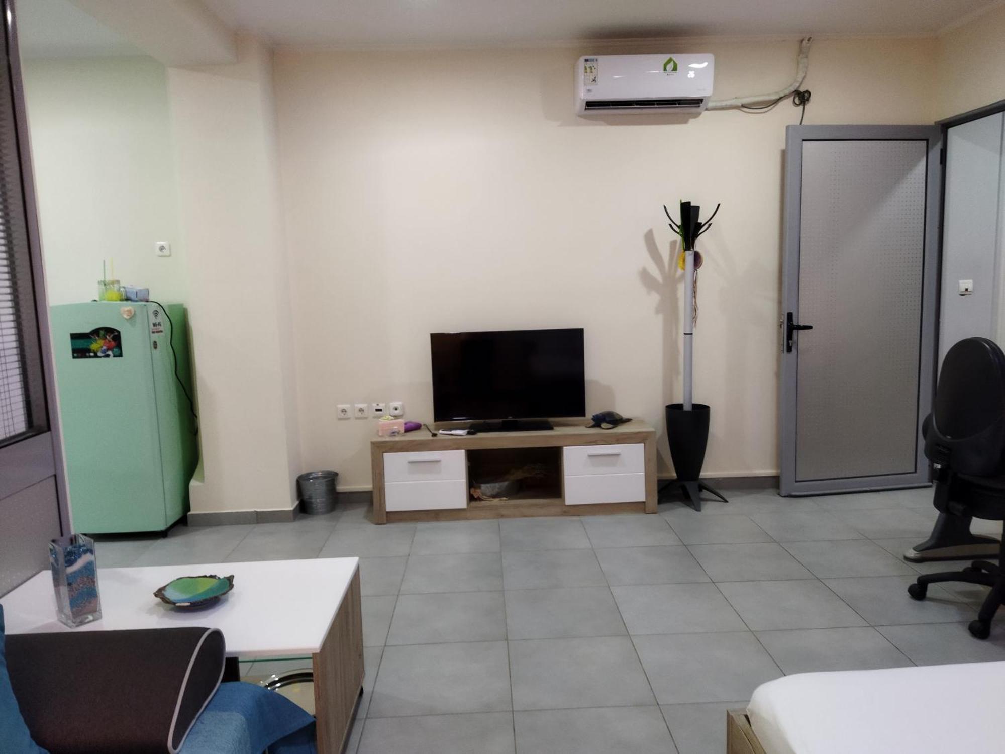 Cozy Apartment Near To The Airport Kouvaras Ngoại thất bức ảnh