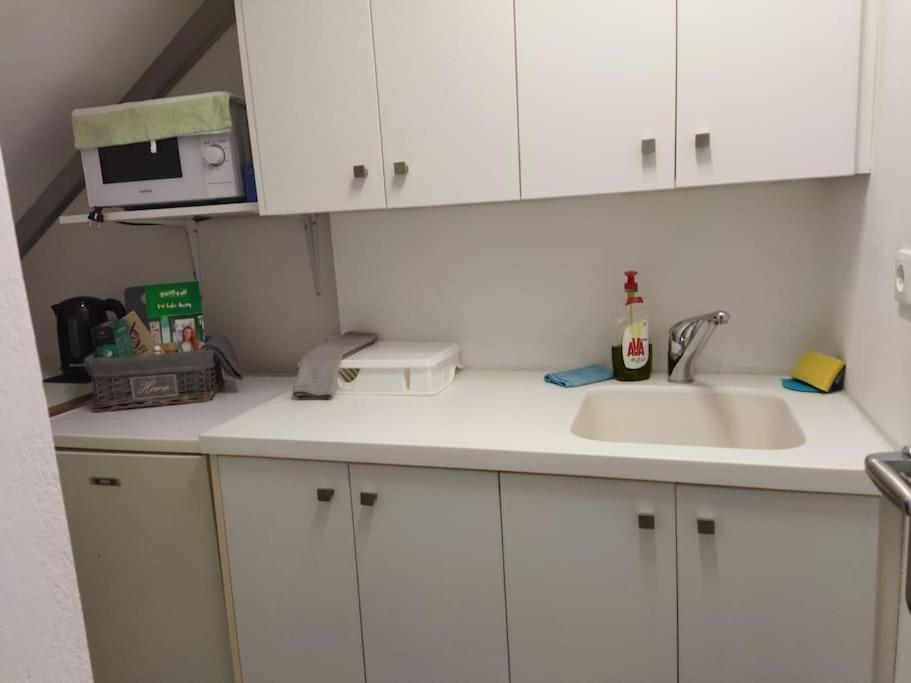 Cozy Apartment Near To The Airport Kouvaras Ngoại thất bức ảnh