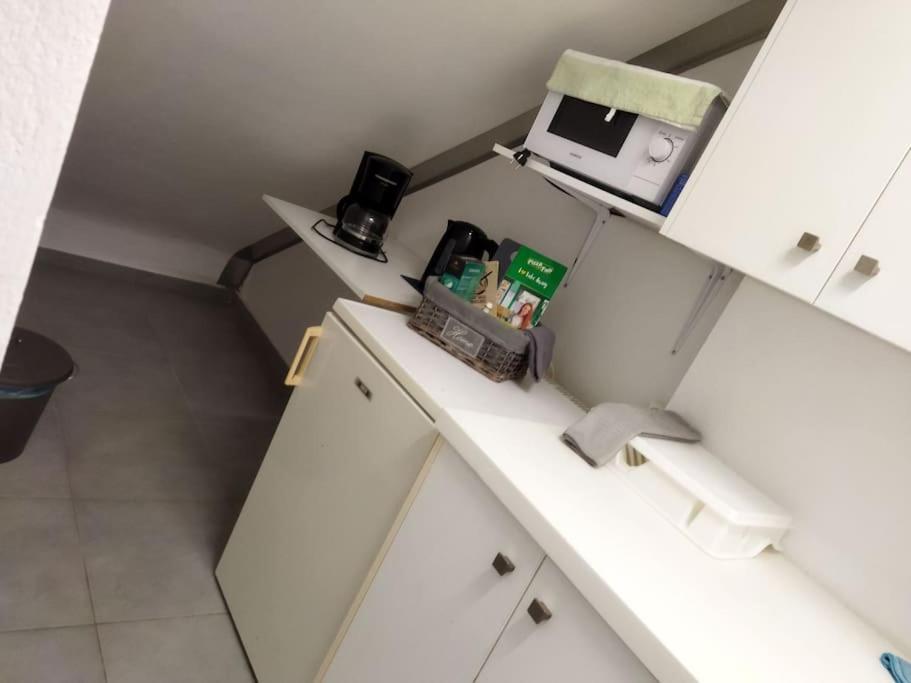 Cozy Apartment Near To The Airport Kouvaras Ngoại thất bức ảnh